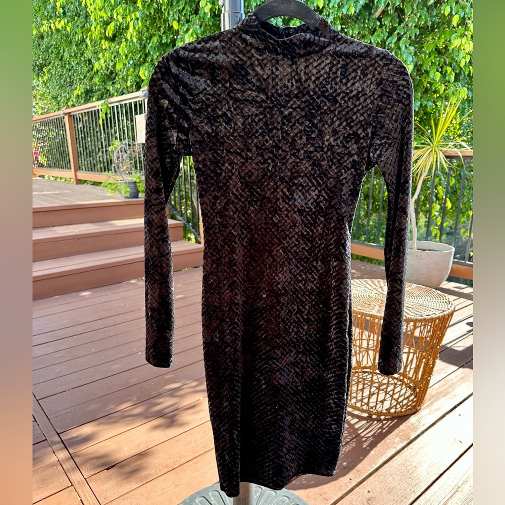 Black Velvet Long Sleeve Mini Dress - XS